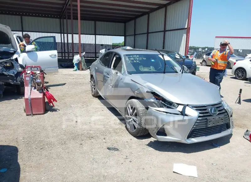 2018 Lexus IS300 фото