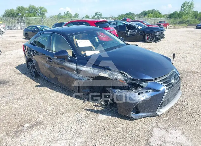 2018 Lexus IS300 photo