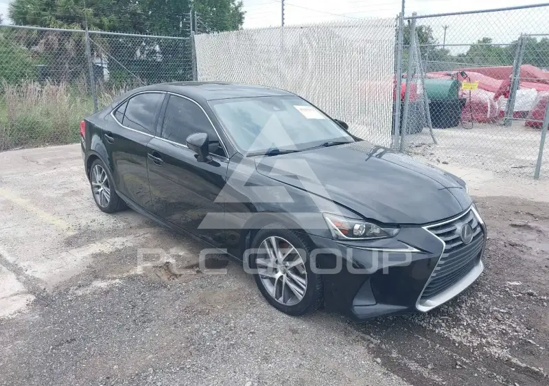 2018 Lexus IS300 фото