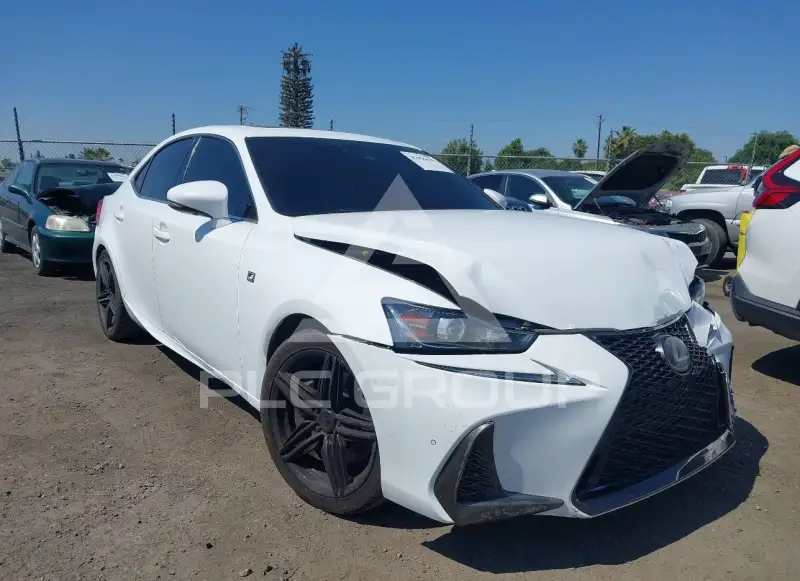 2018 Lexus IS300 фото