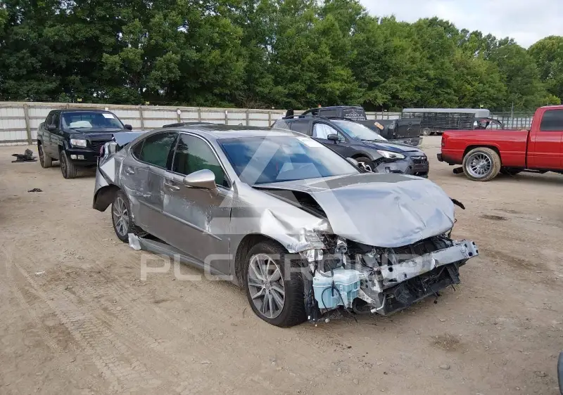 2018 Lexus ES300 photo