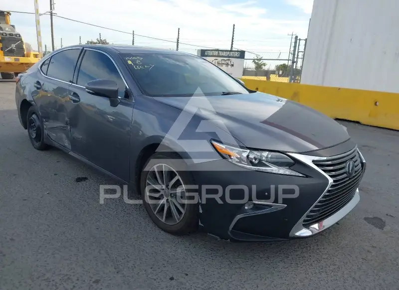 2018 Lexus ES300 photo