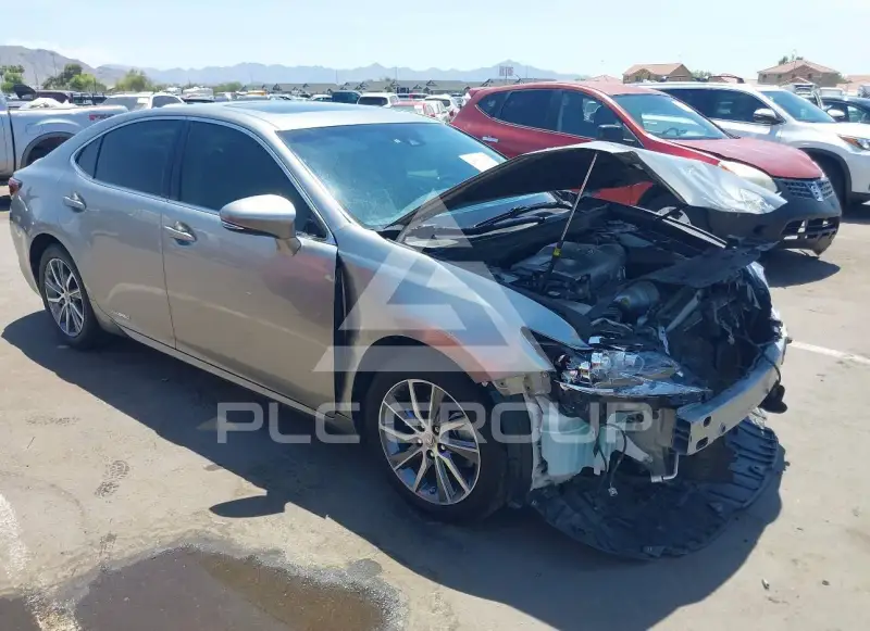 2018 Lexus ES300 photo