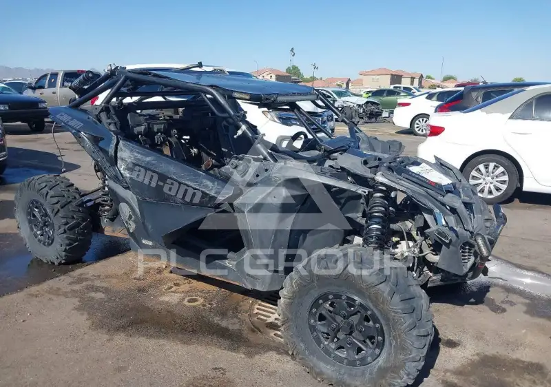 2018 Can-AM MAVERICK фото