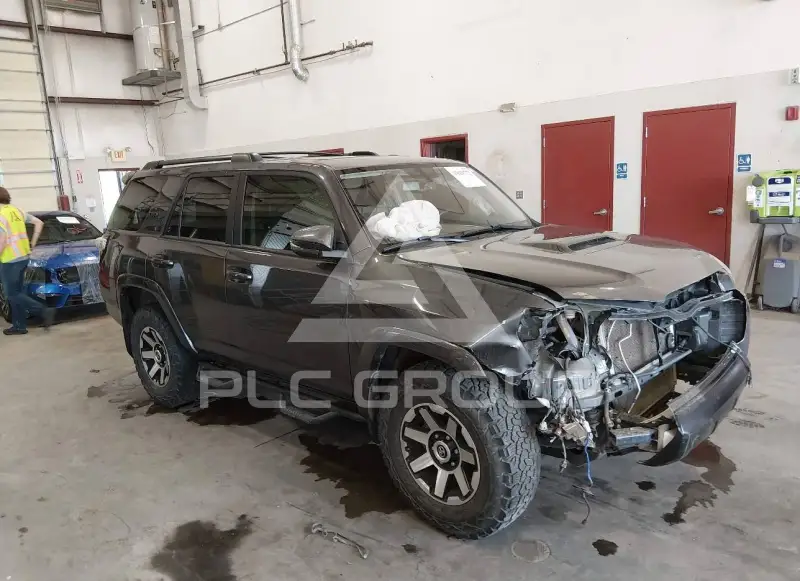 2018 Toyota 4 RUNNER фото
