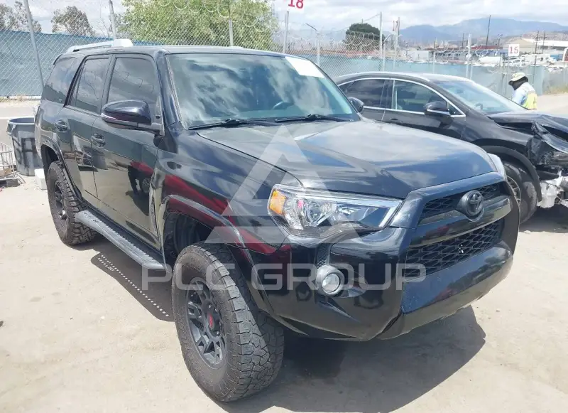 2018 Toyota 4 RUNNER photo