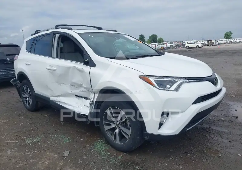 2018 Toyota RAV4 фото