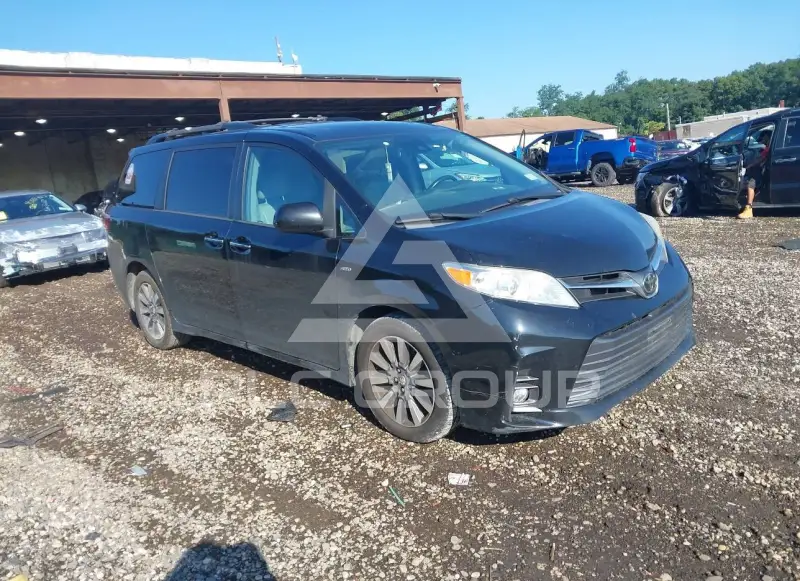 2018 Toyota SIENNA фото