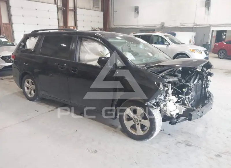 2018 Toyota SIENNA фото