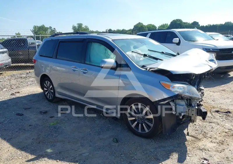 2018 Toyota SIENNA фото