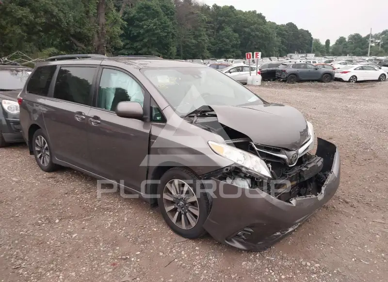2018 Toyota SIENNA фото