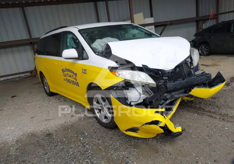 2018 Toyota SIENNA фото