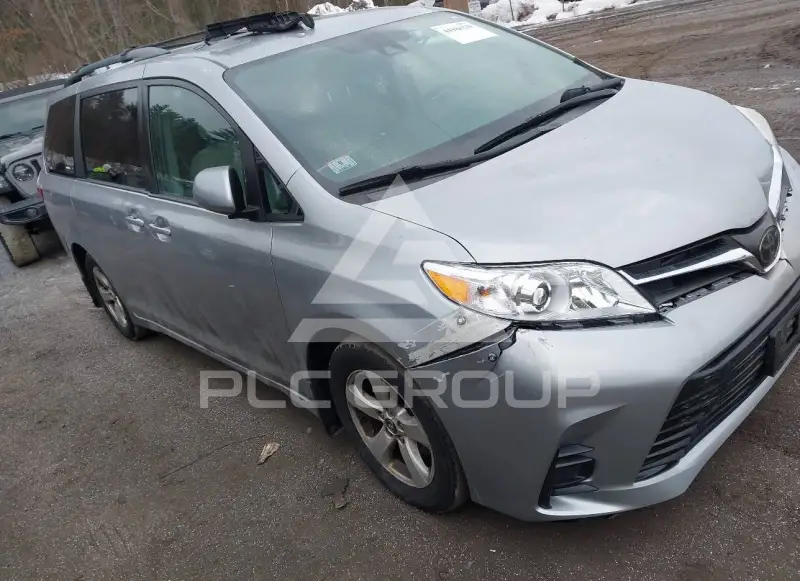 2018 Toyota SIENNA фото