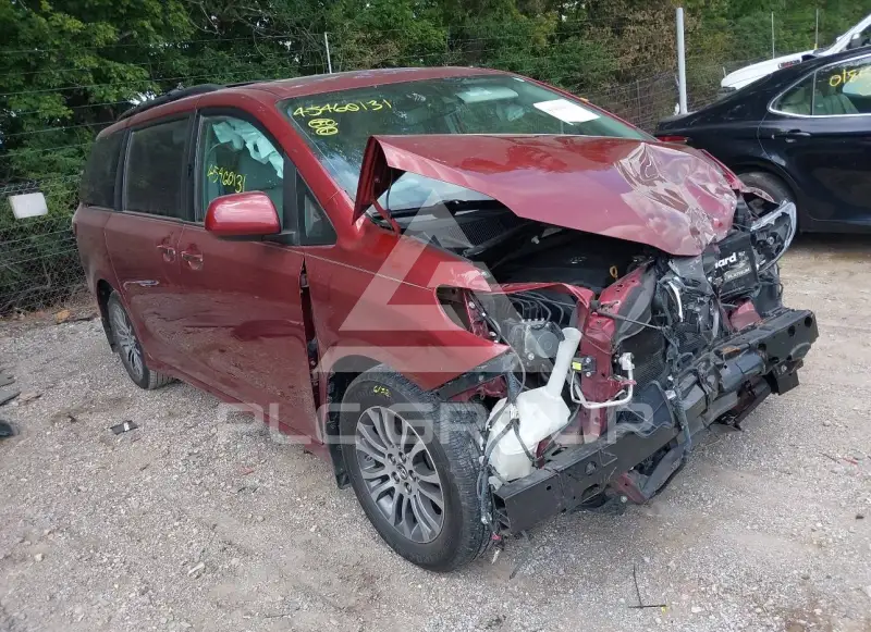 2018 Toyota SIENNA photo