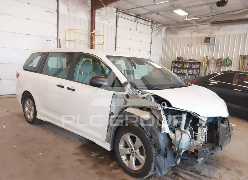 2018 Toyota SIENNA фото