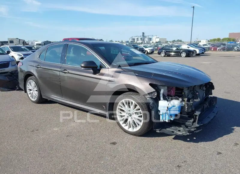 2018 Toyota CAMRY фото