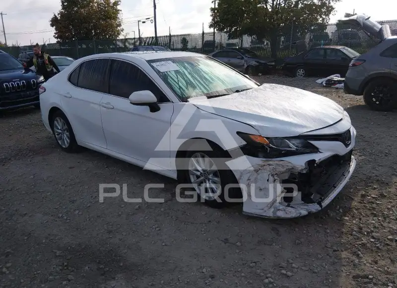 2018 Toyota CAMRY фото