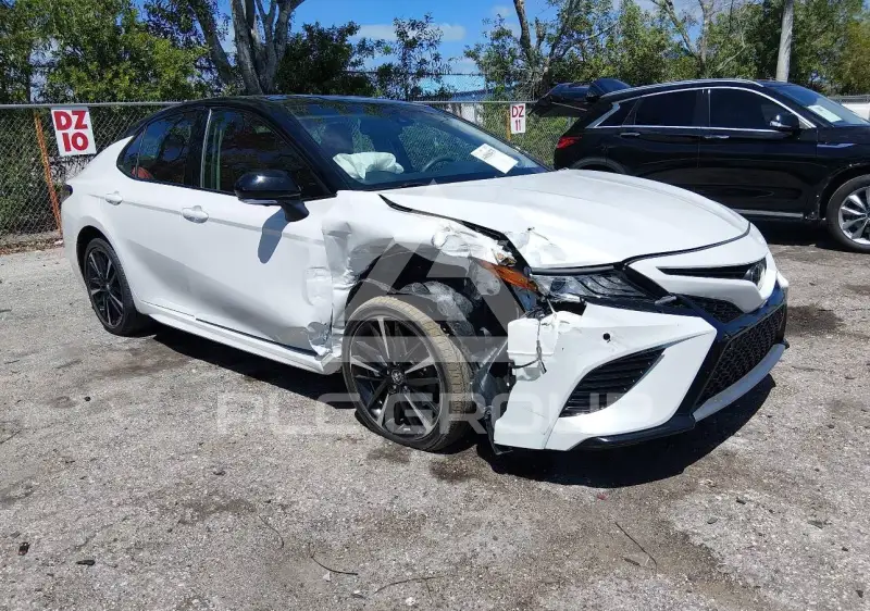 2018 Toyota CAMRY фото