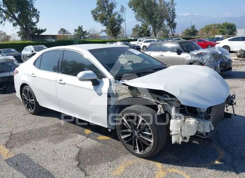 2018 Toyota CAMRY фото