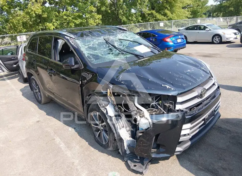 2018 Toyota Highlander фото