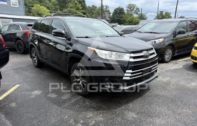 2018 Toyota Highlander photo