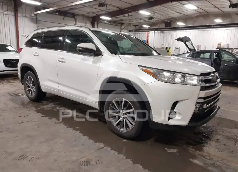 2018 Toyota Highlander фото