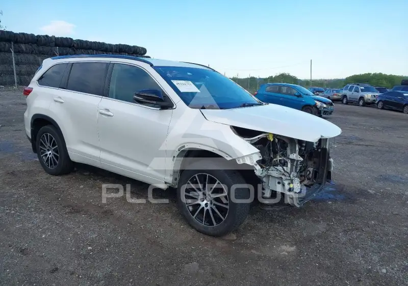 2018 Toyota Highlander фото