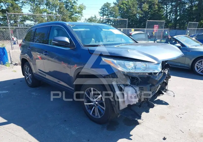 2018 Toyota Highlander фото