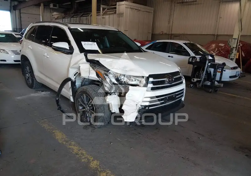 2018 Toyota Highlander photo