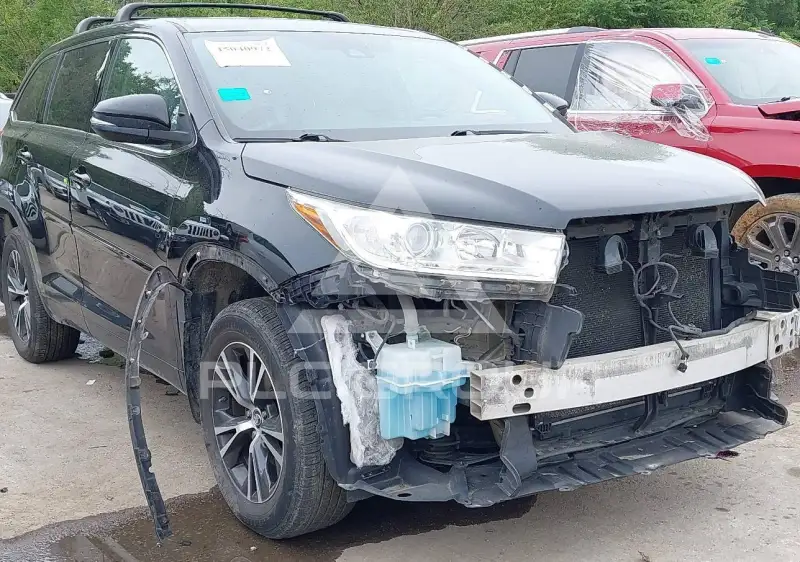 2018 Toyota Highlander фото