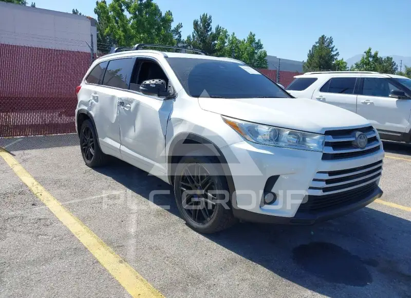 2018 Toyota Highlander фото