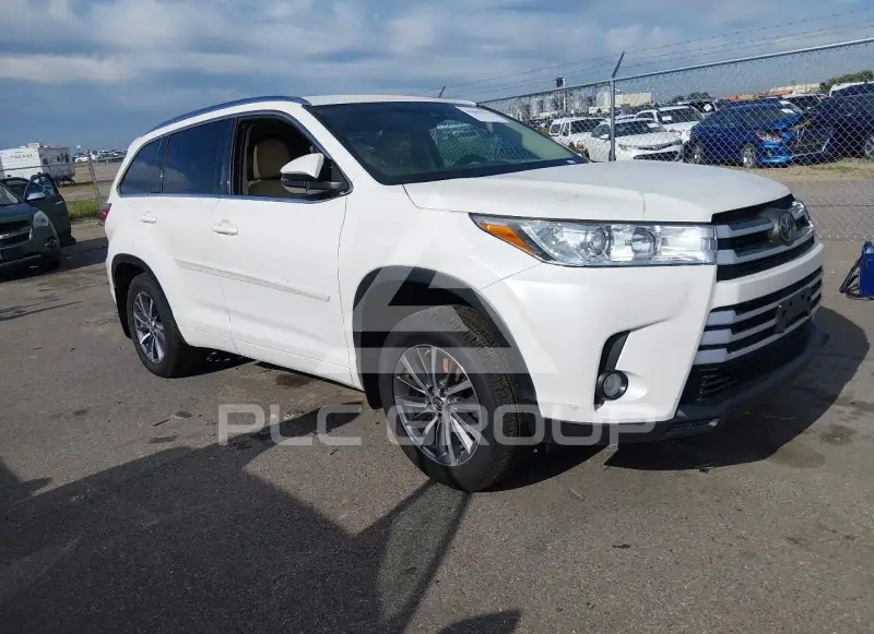 2018 Toyota Highlander photo