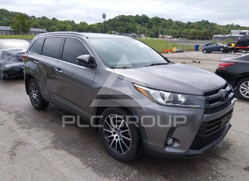 2018 Toyota Highlander фото