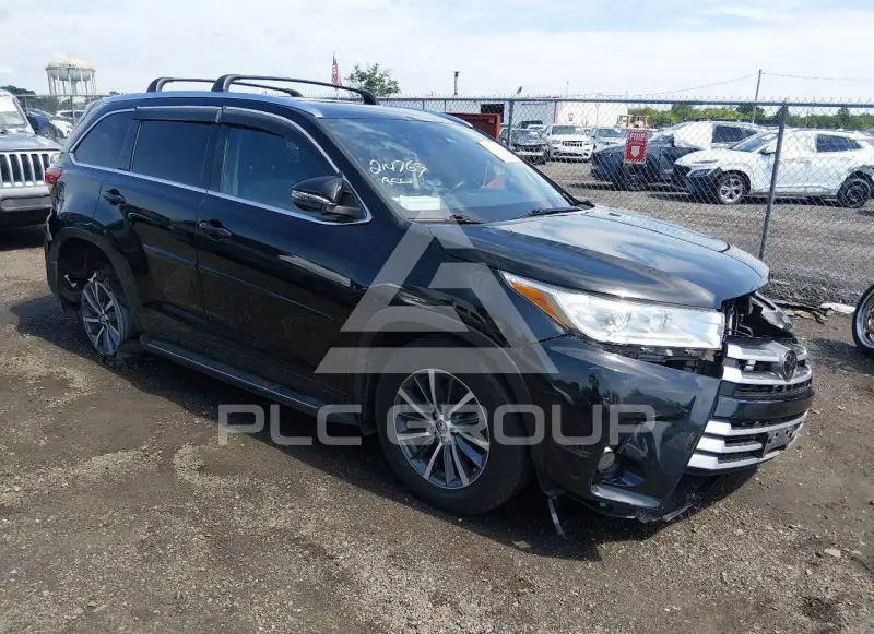 2018 Toyota Highlander photo