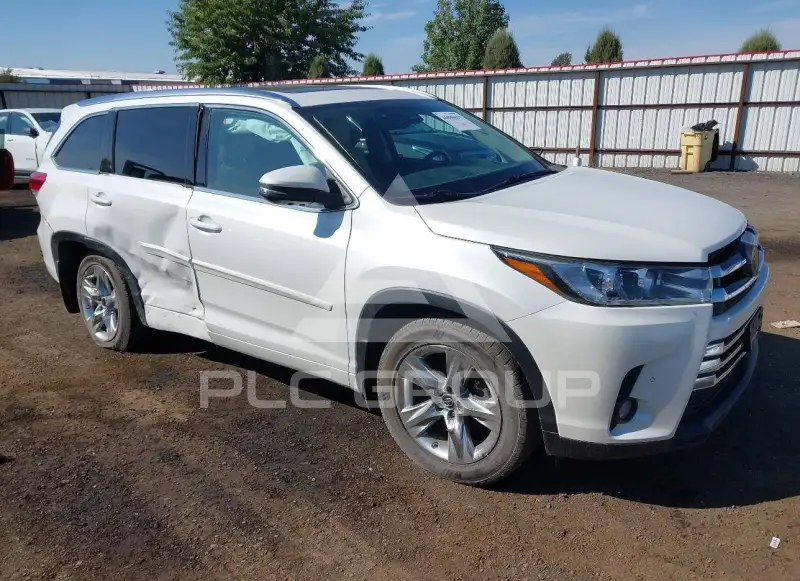 2018 Toyota Highlander photo
