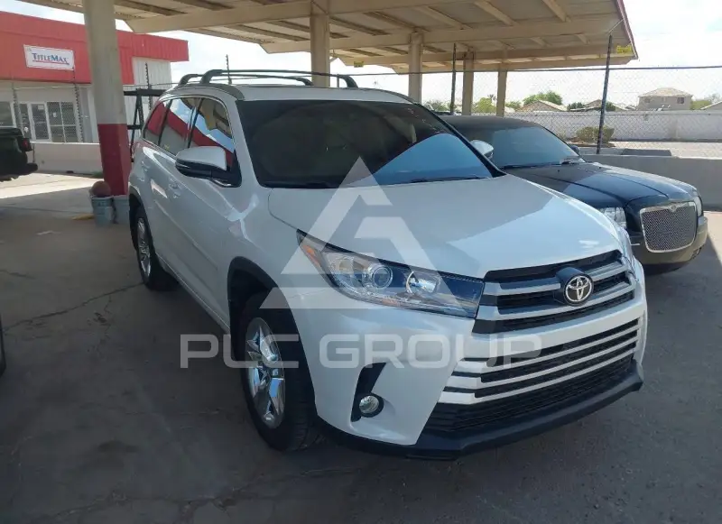 2018 Toyota Highlander фото