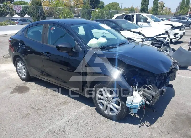 2018 Toyota YARIS фото