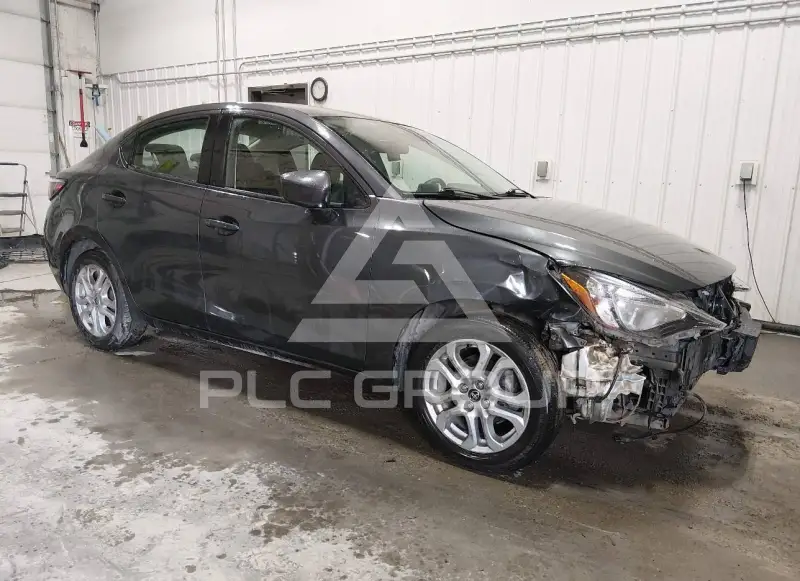2018 Toyota YARIS фото