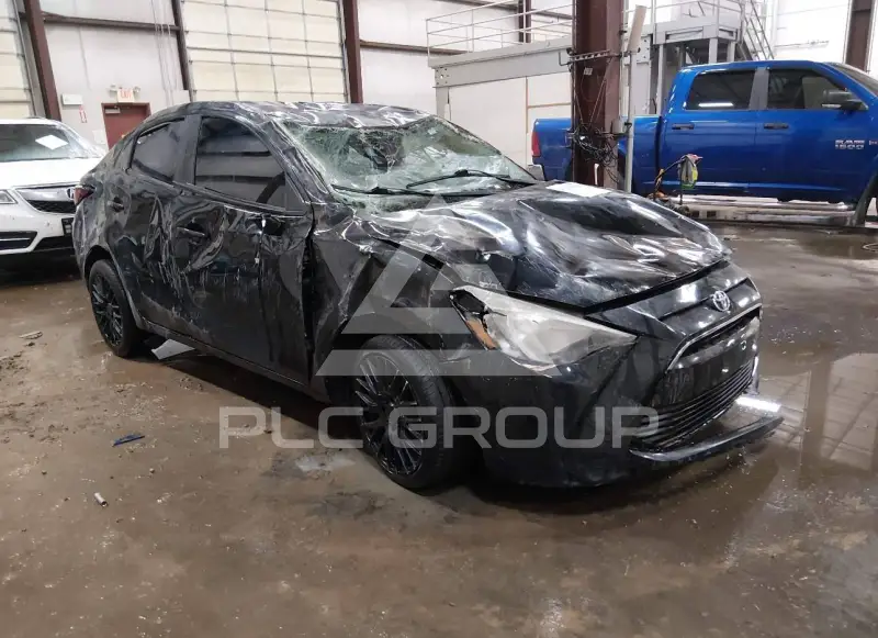 2018 Toyota YARIS фото