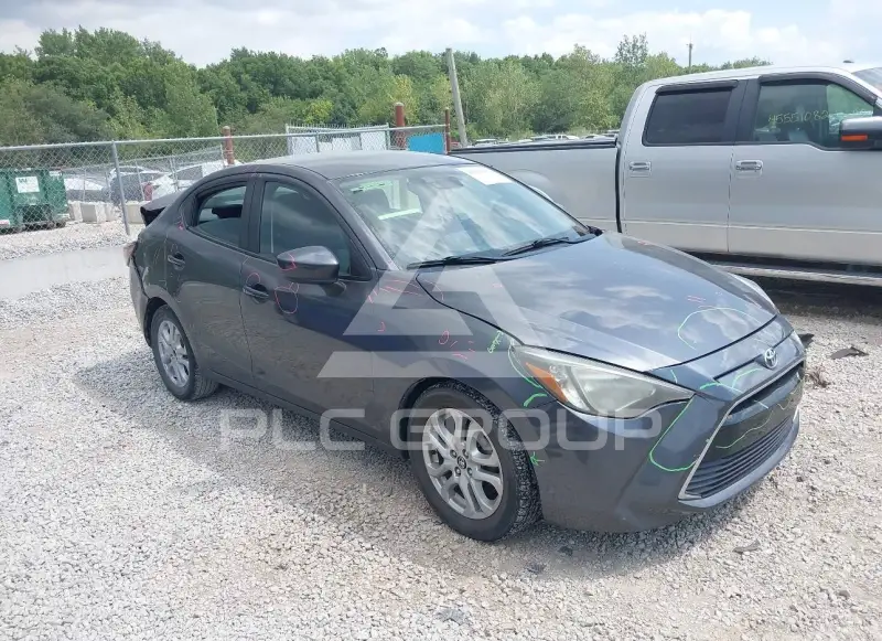 2018 Toyota YARIS фото