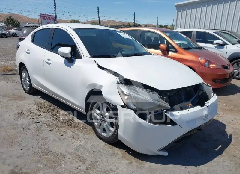 2018 Toyota YARIS фото