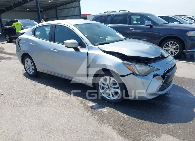 2018 Toyota YARIS photo