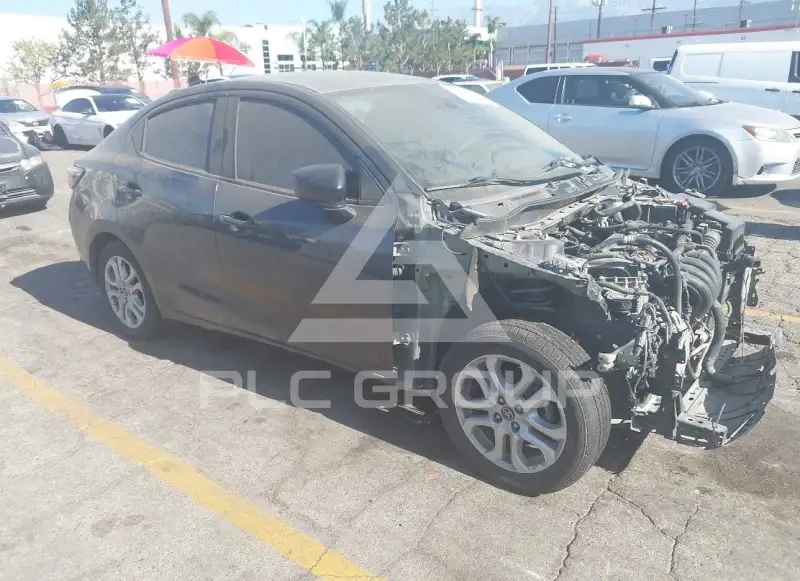 2018 Toyota YARIS фото