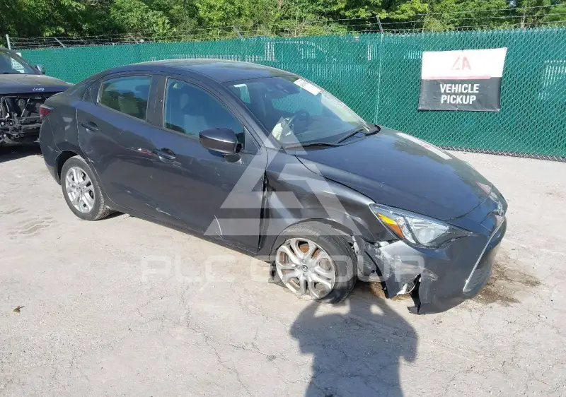 2018 Toyota YARIS фото