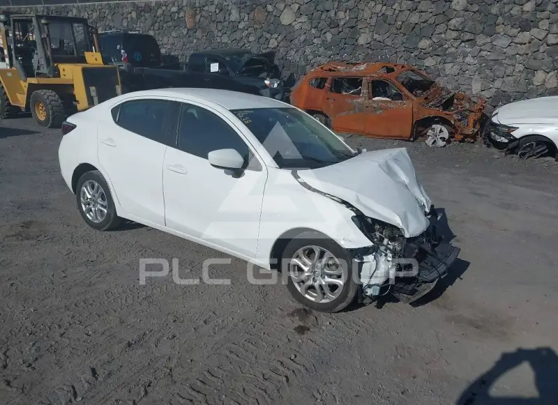 2018 Toyota YARIS photo