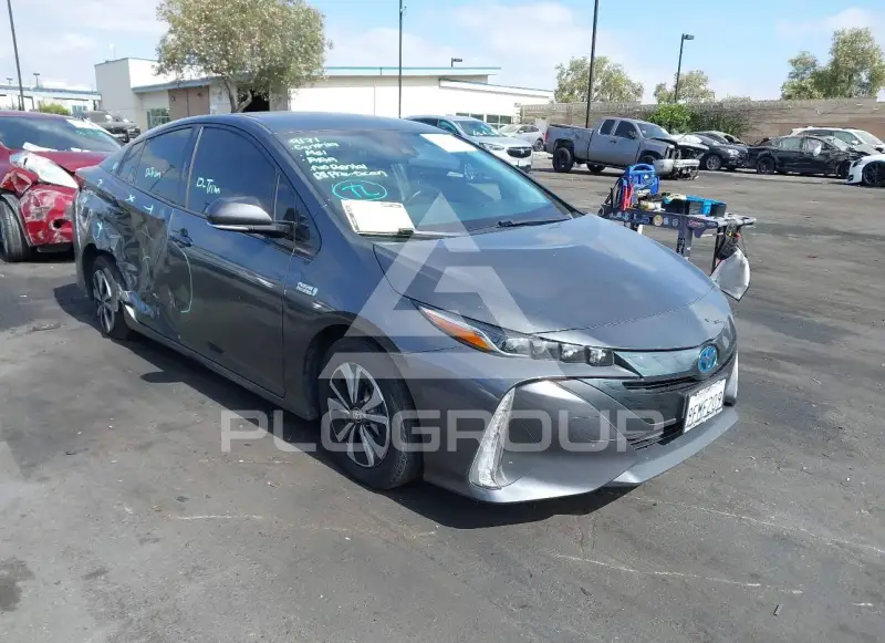 2018 Toyota PRIUS photo
