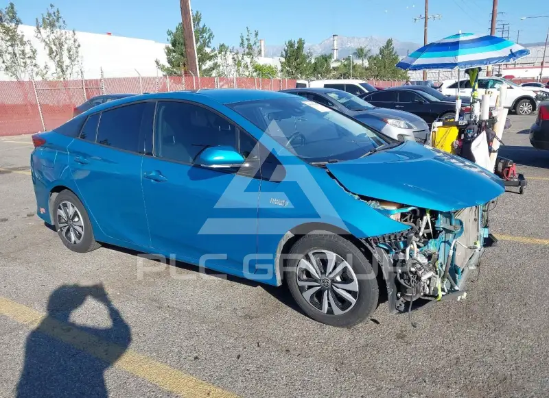 2018 Toyota PRIUS photo