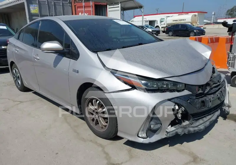 2018 Toyota PRIUS фото