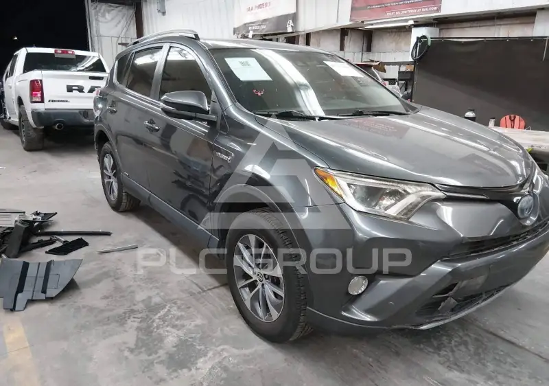 2018 Toyota RAV4 photo