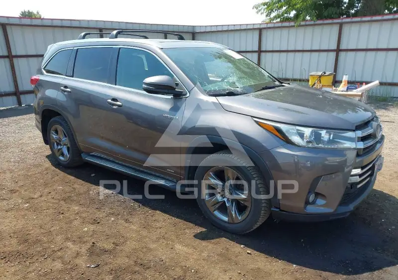 2018 Toyota Highlander photo